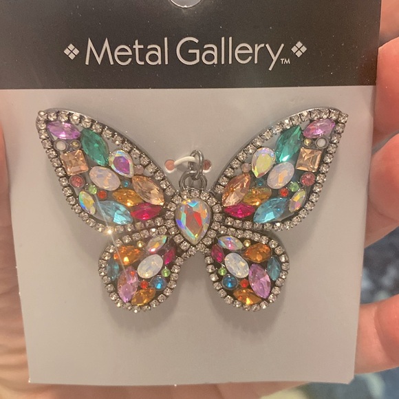 Gorgeous butterfly piece you can make into a necklace. Brand new. - Picture 1 of 4